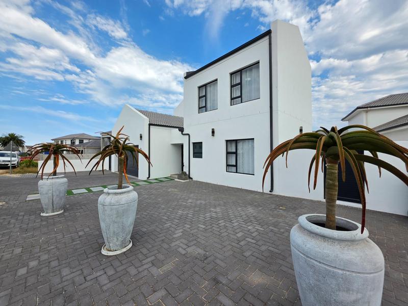 4 Bedroom Property for Sale in Shelley Point Western Cape
